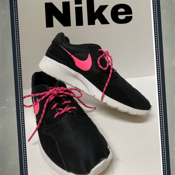 Nike Other - Nike Big Girl’s Black Pink Tennis Shoes 7 7Y